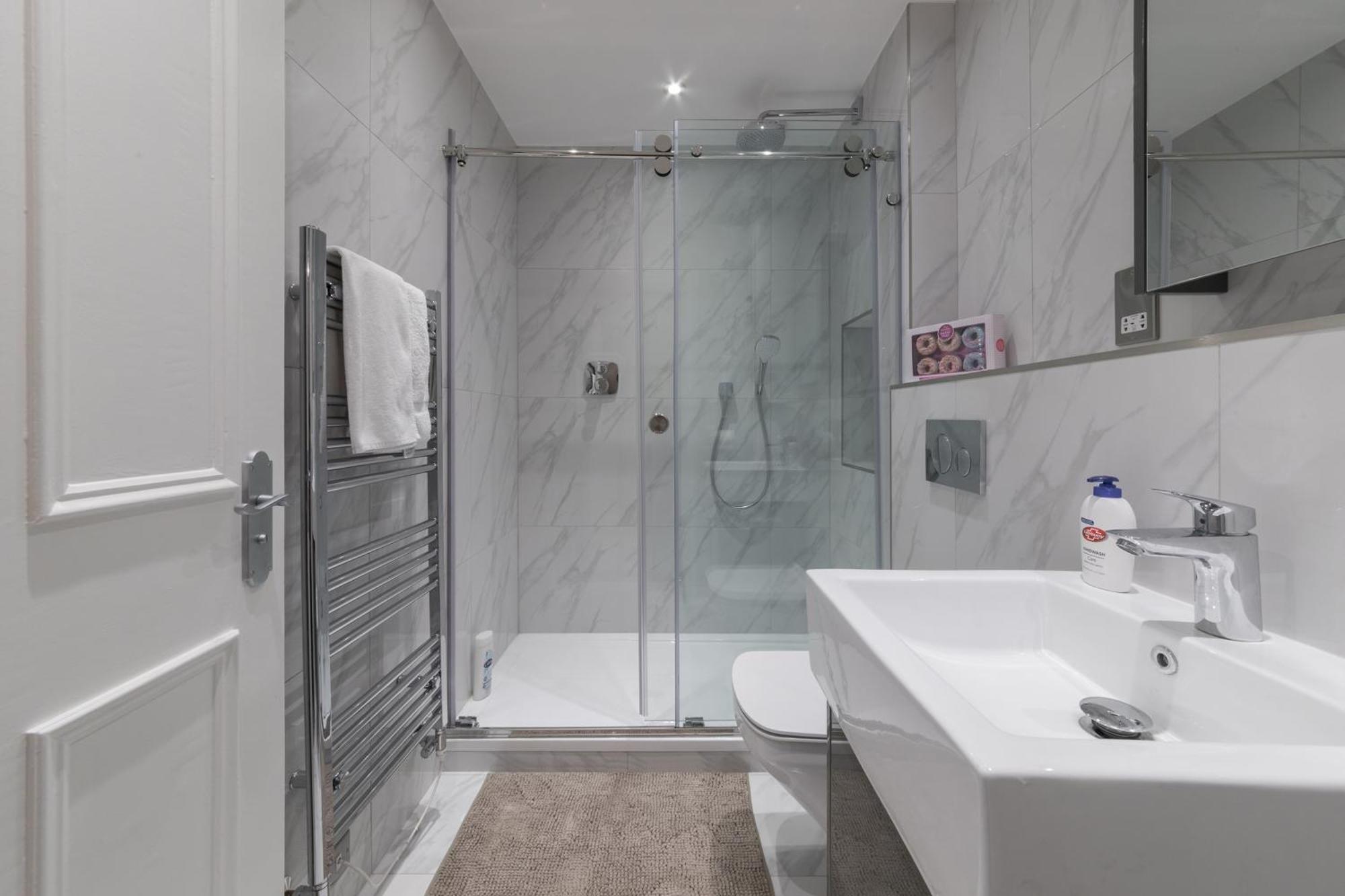 Luxury London 3 Bedroom Duplex With Pool Table - 4Hs מראה חיצוני תמונה
